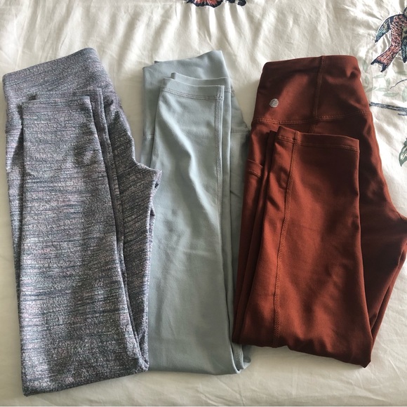 Bundle of 3 great quality yoga/training leggings. *Sold as a bundle only* - Picture 2 of 13